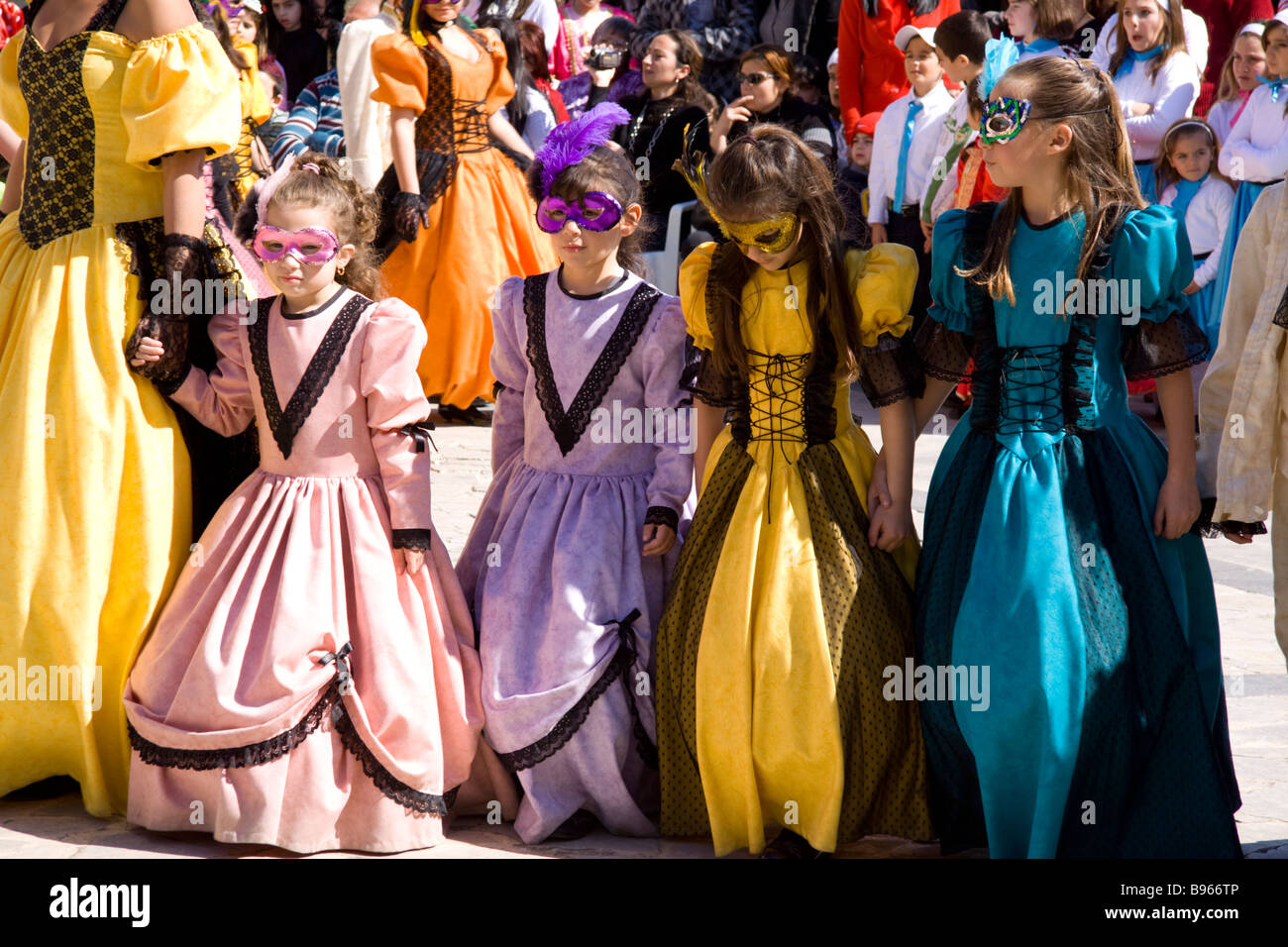 Junge Mädchen im Karneval Kostüm Marsaxlokk Malta Stockfoto