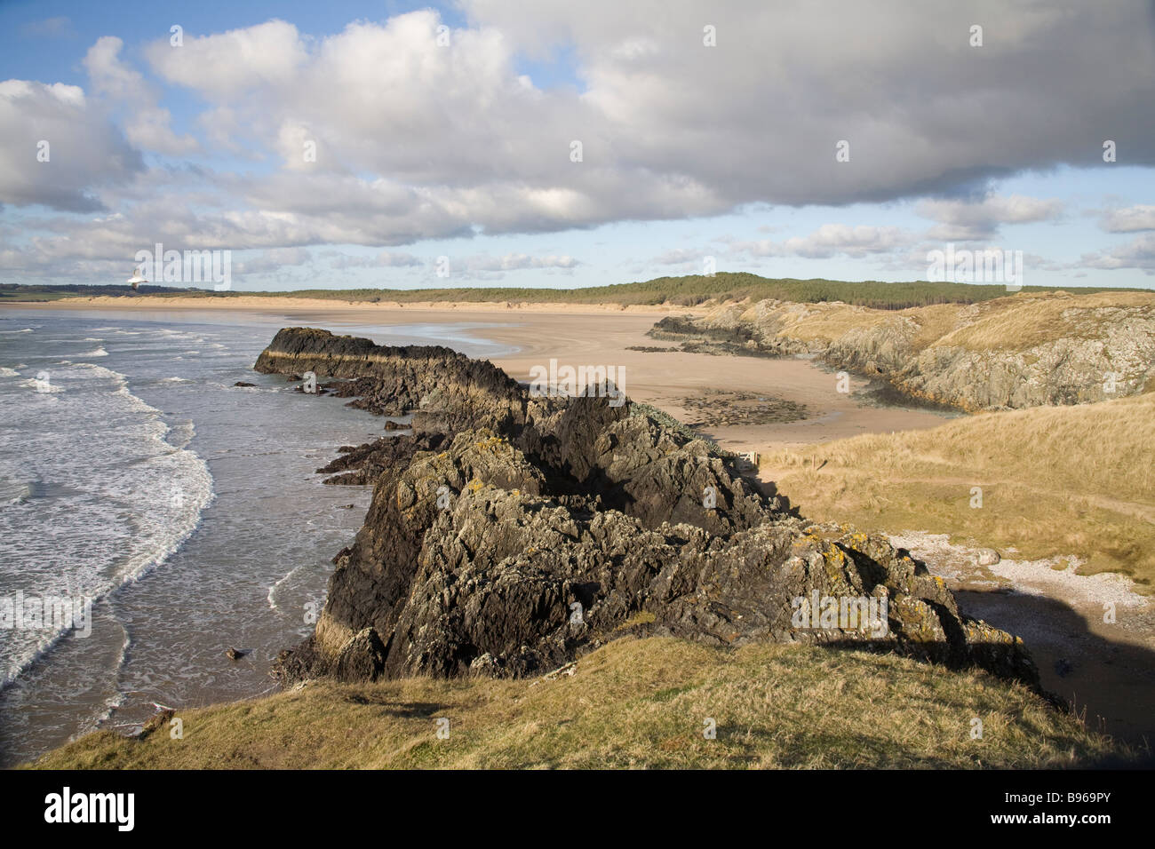 Llanddwyn Insel Isle of Anglesey Nordwales März Malltraeth Bay Blick auf Traeth Penrhos und Newborough Wald Stockfoto
