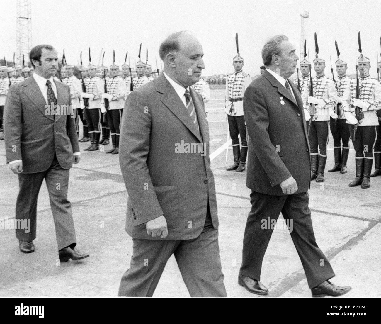 KPdSU Central Committee Generalsekretär Leonid Brezhnev rechts und