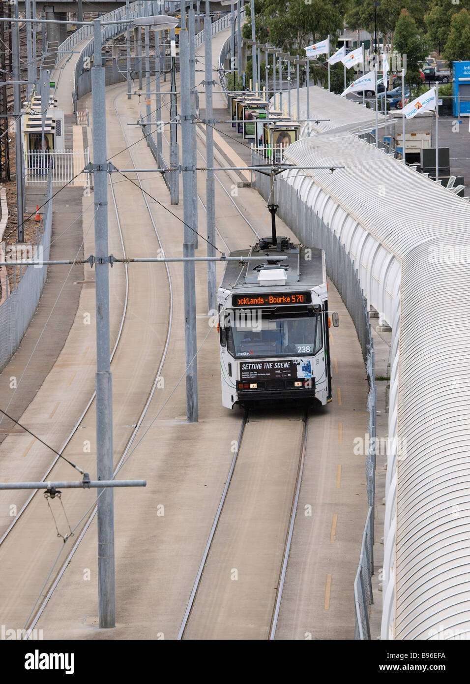 Der Straßenbahn auf der Linie vom Bahnhof Flinders Street Melbourne, Victoria, Australien Stockfoto