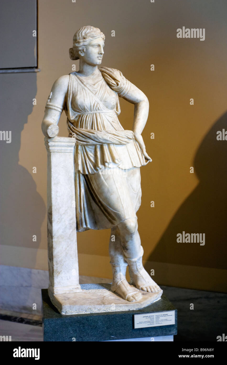 Statue artemis Fotos und Bildmaterial in hoher Auflösung Alamy