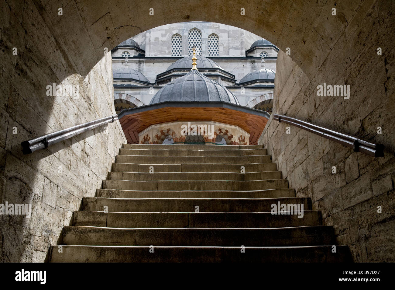 Eingang der Sokullu Moschee, Istanbul-Türkei Stockfoto