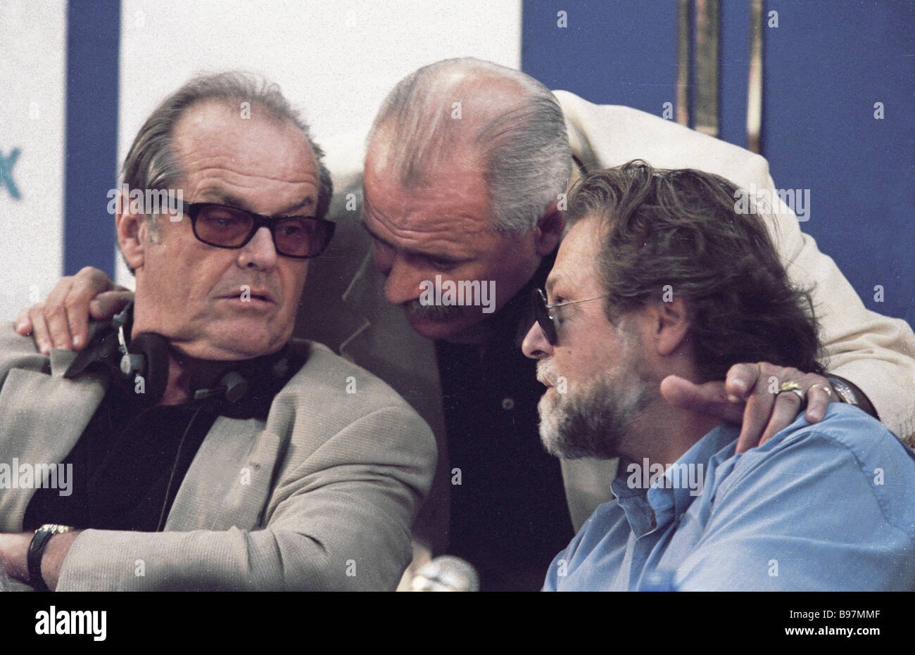 HollywoodSuperstar verließ Jack Nicholson und Nikita Mikhalkov Center