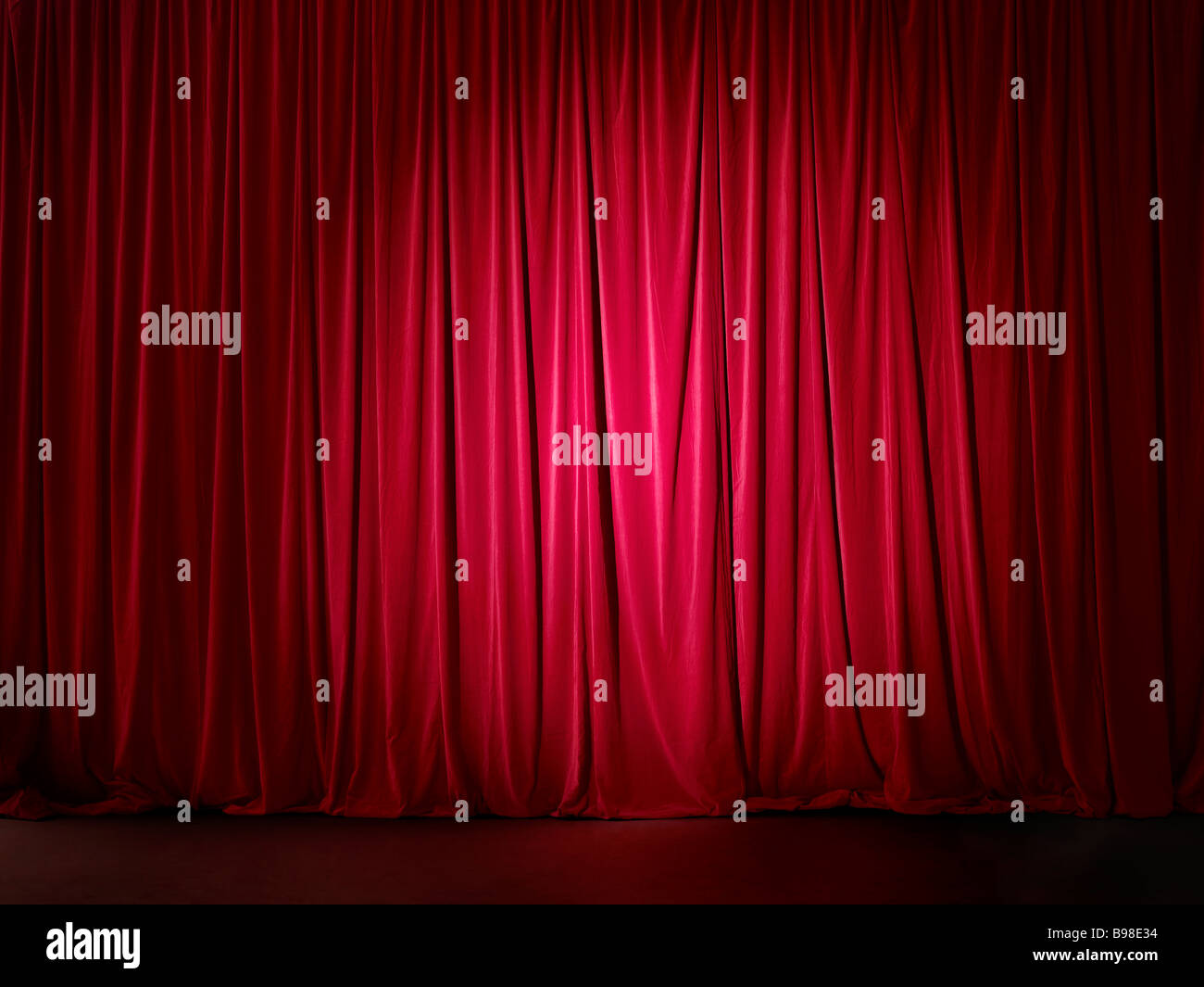 Rote Bühne Vorhang vielfarbig Stockfoto