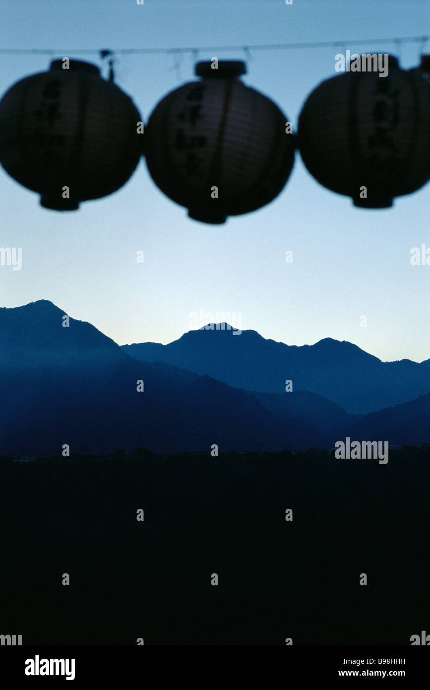 Lampions, Alishan Bereich im Hintergrund, Taiwan Stockfoto