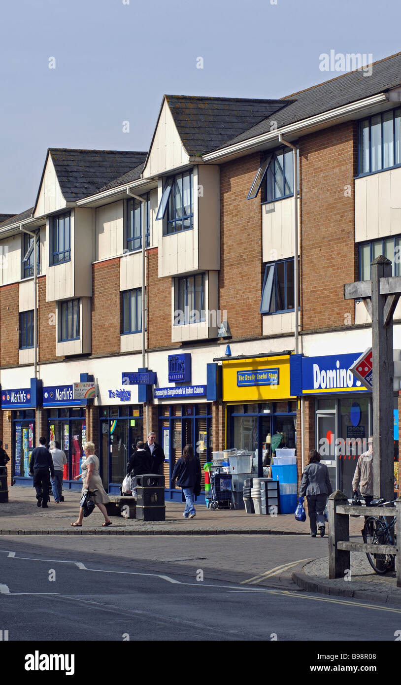 Geschäfte in High Street, Kidlington, Oxfordshire, England, Vereinigtes Königreich Stockfoto