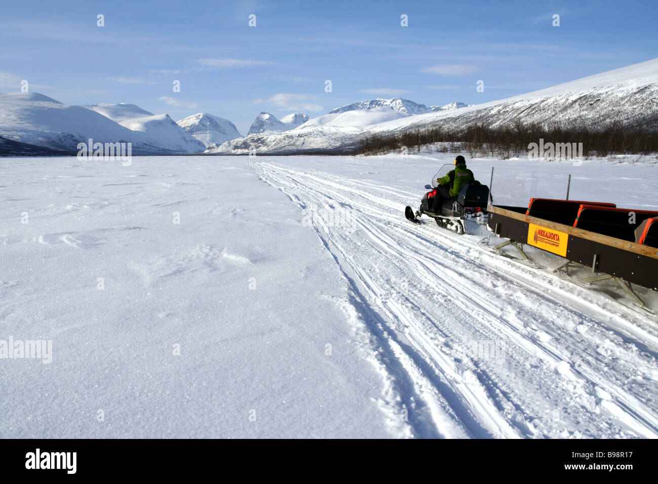 Motorschlitten in Schwedisch-Lappland Stockfoto