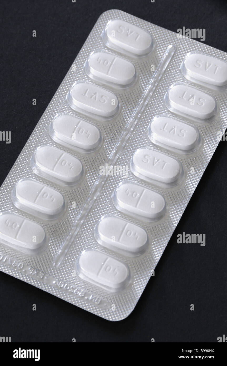 Simvastatin Tabletten in Blister Folienverpackung Stockfotografie - Alamy