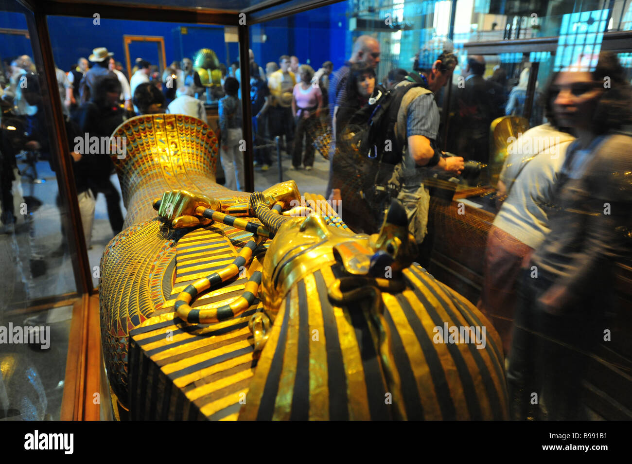 Ägypten Kairo The Egyptian Museum innen Museum der Altertümer und antiken Kultur Tutanchamun s Sarg Stockfoto