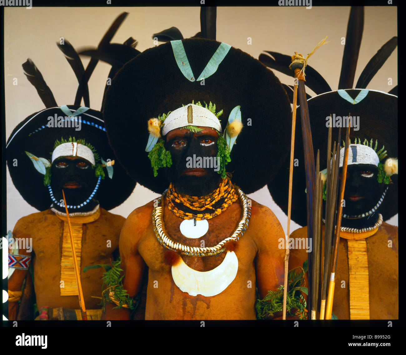 Männer aus Neu Guinea Highlands Provinz Enga Stockfoto