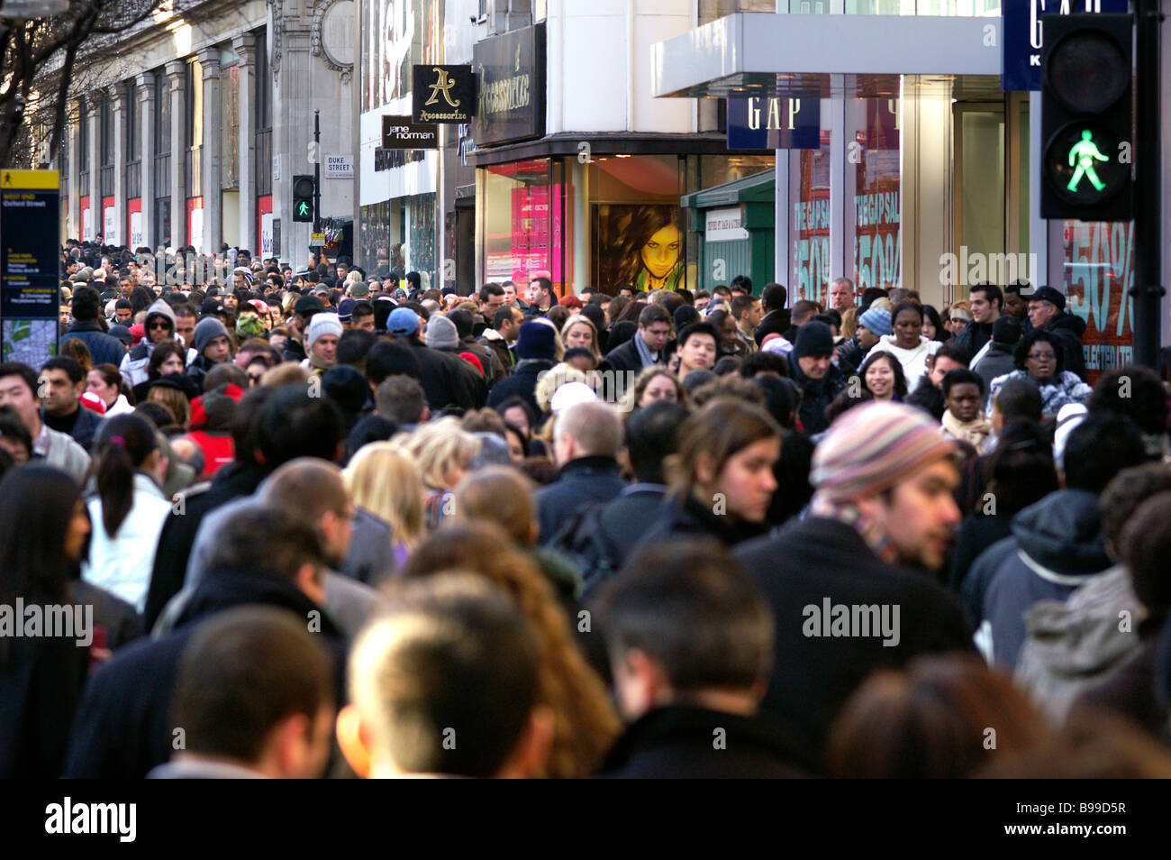Masse in der Oxford Street. London. Boxing Day 2008 Stockfoto