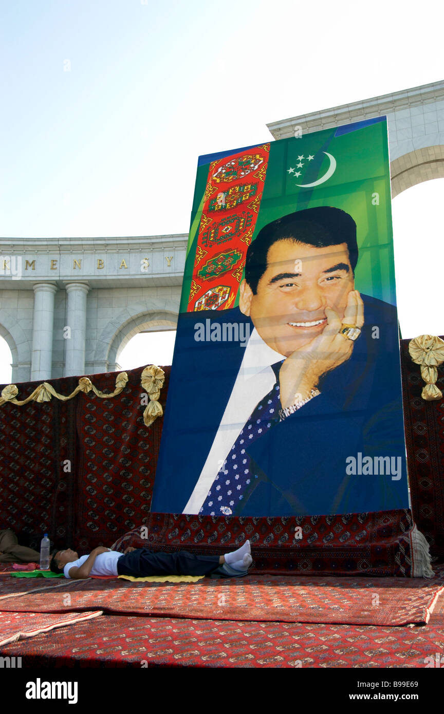 Turkmenbashi Persönlichkeit Kultstatue Turkmenbashi Stockfoto