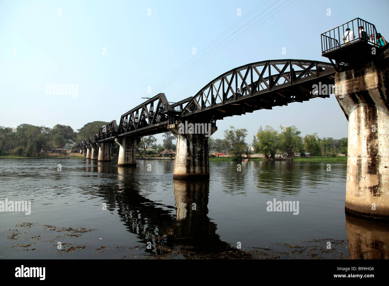 Brücke über den River Kwai in Kanchanaburi, Thailand Stockfoto