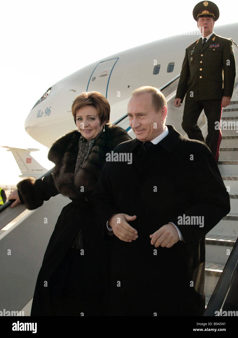 Russland s Präsident Vladimir Putin und Lyudmila Putin seine Frau Ankunft in Spanien auf einen Staat zu besuchen Stockfoto