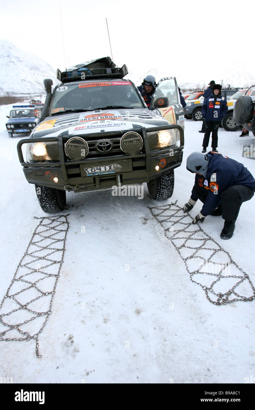 In der zweiten Phase der transkontinentalen Offroader Rennen Expedition Trophy 2006 Murmansk Wladiwostok Anfang auf der Kola Stockfoto