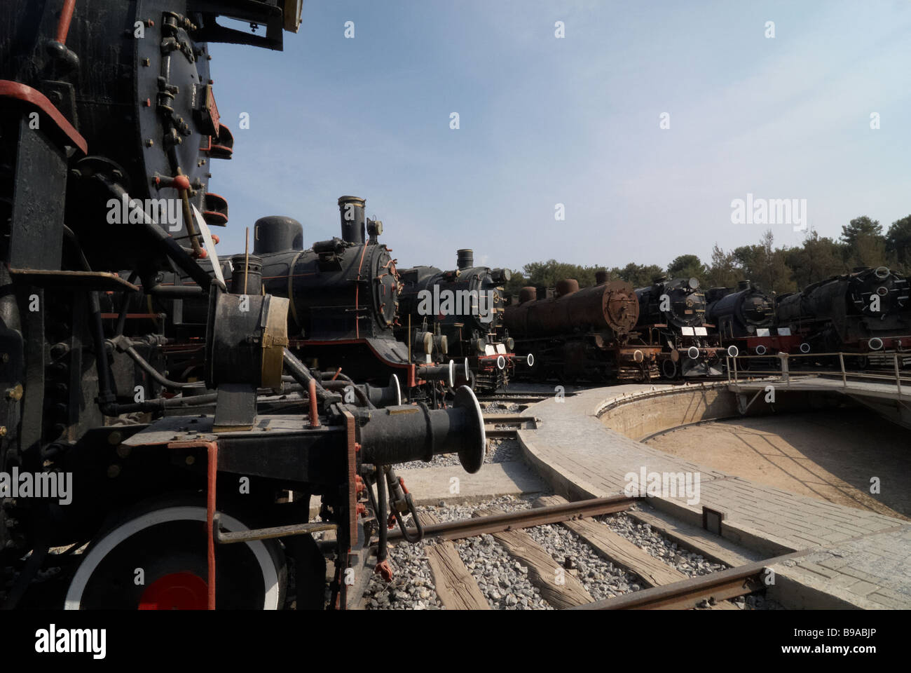 Eine Sammlung von alten Dampflokomotiven im türkischen Railway Museum Stockfoto