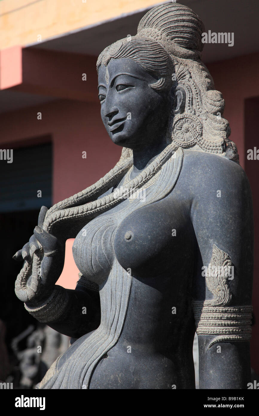 Indien-Tamil Nadu Mamallapuram Mahabalipuram moderne Skulptur Steinbildhauerei Stockfoto