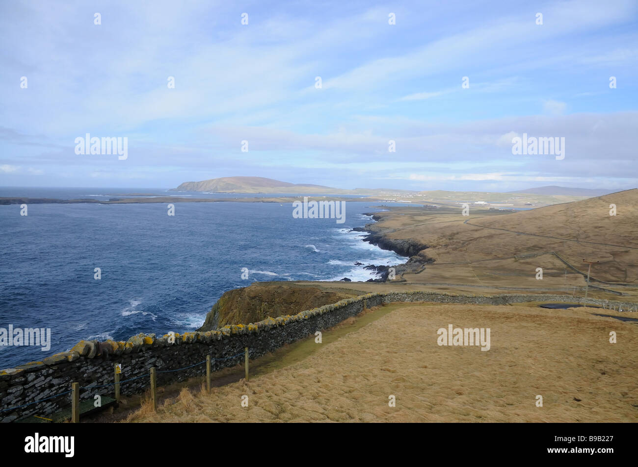 Malerische Aussicht auf den Süden von Shetland Mainaland, genommen von Sumburgh Head, Blick nach Norden. Stockfoto