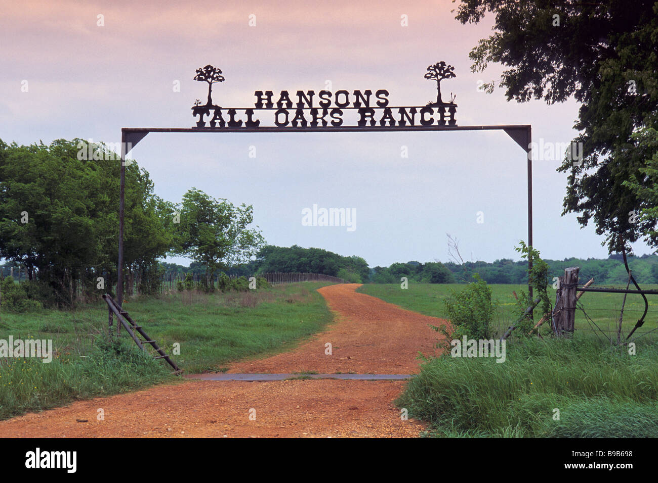 Ranch schmiedeeisernes Tor in der Nähe von Groesbeck in Limestone County Texas USA Stockfoto