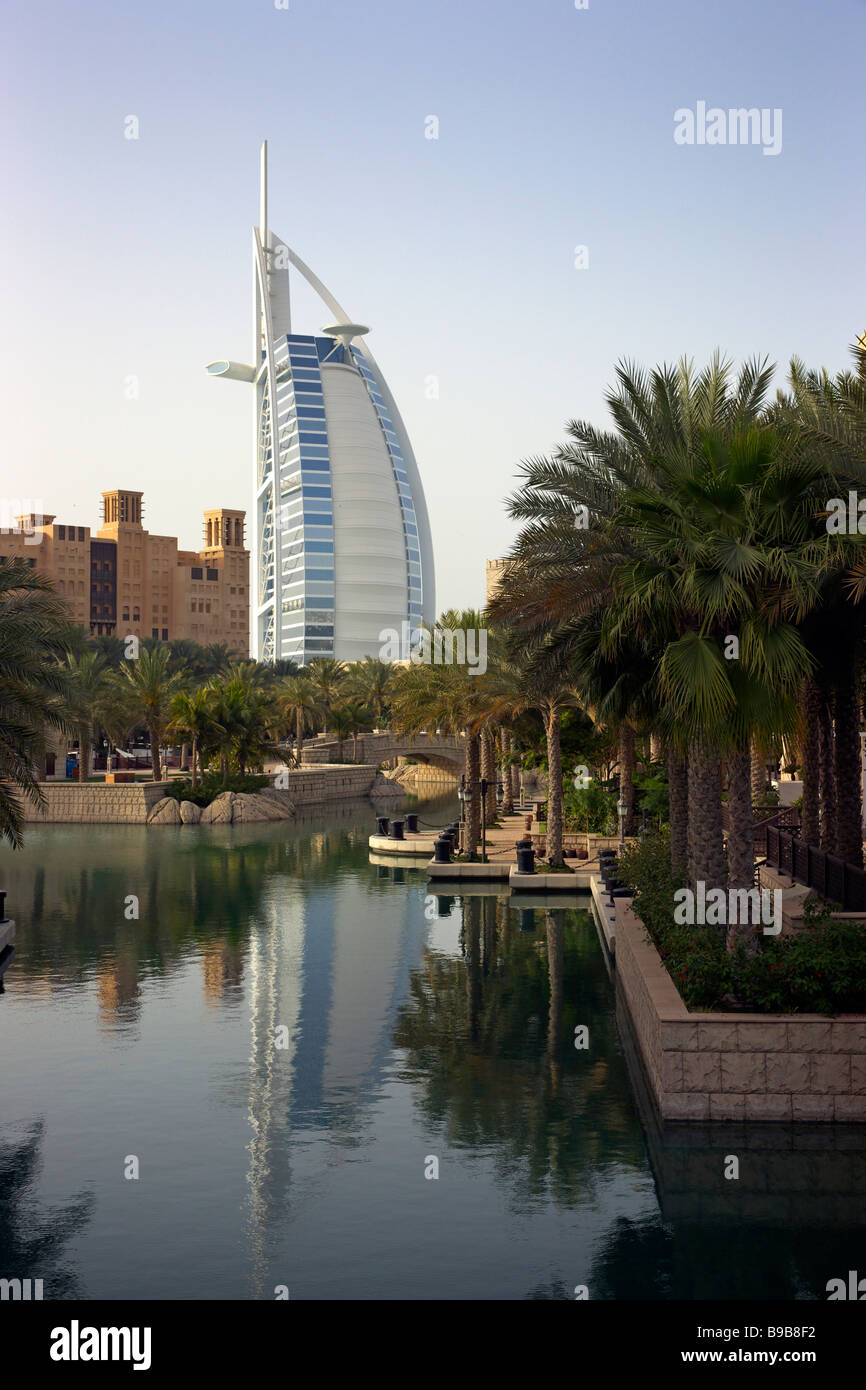 Burj Al Arab von Madinat Stockfoto