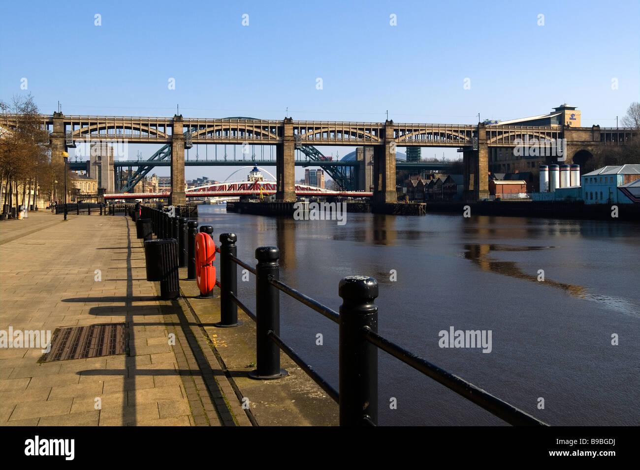 Die hohe Straße Schiene Brücke über den Fluss Tyne zwischen Newcastle und Gateshead 1850 erbaut und komplett renoviert im Jahr 2008 Stockfoto