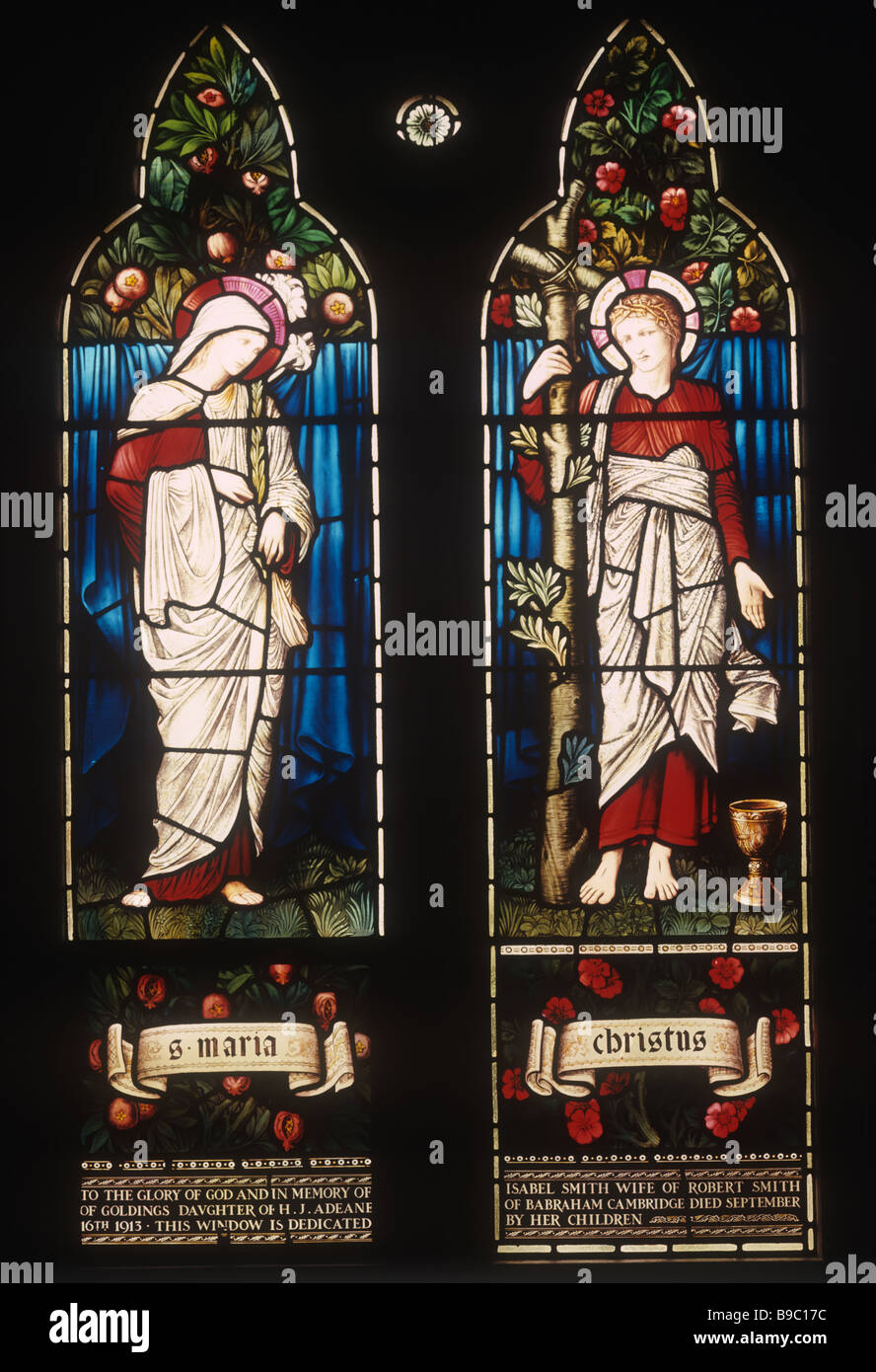 599-5-76ay Christus, die Jungfrau Maria Waterford St. Michael und alle Engel von William Morris Co für die Gestaltung von Burne-Jones Stockfoto