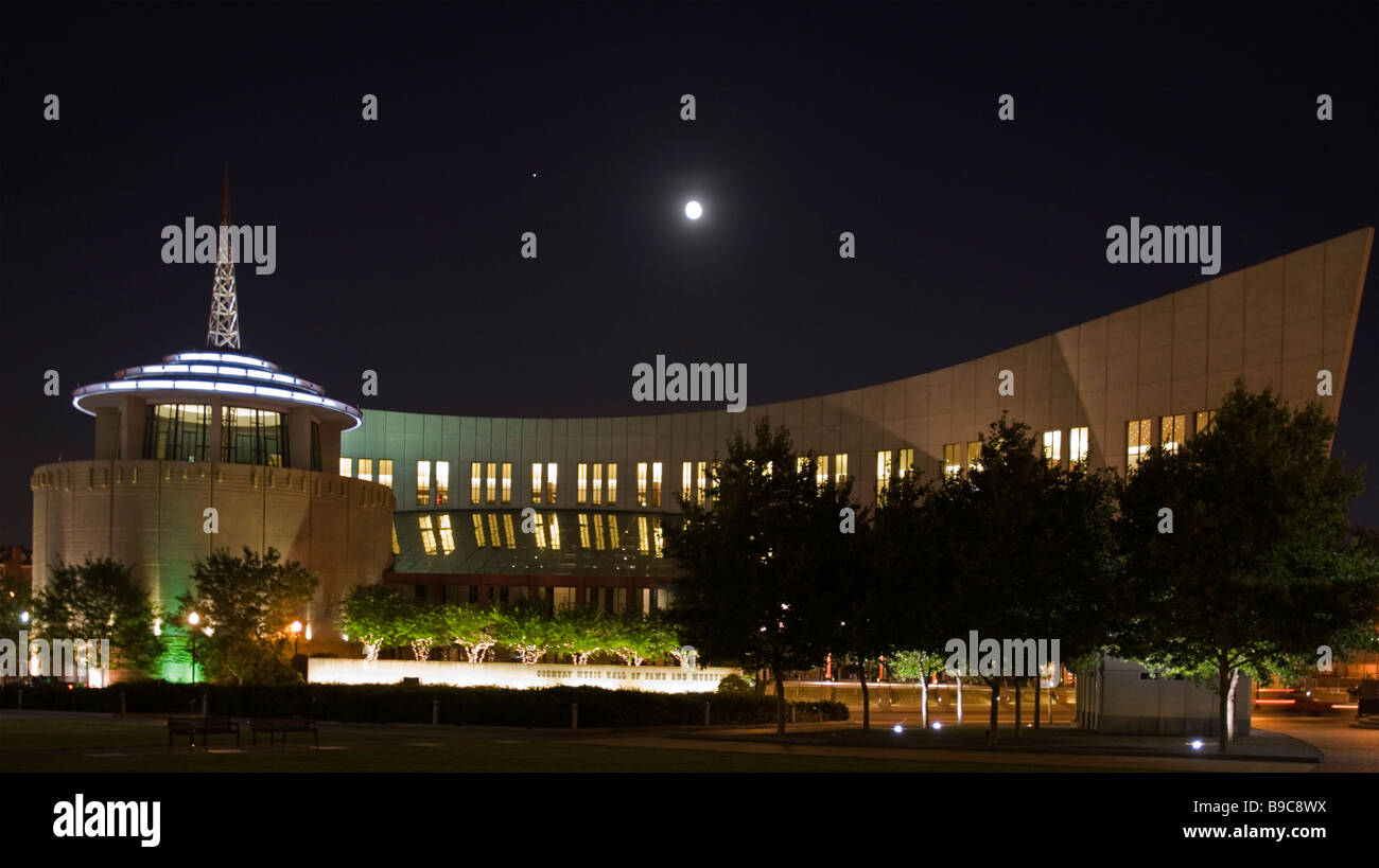 Mond über Country Music Hall Of Fame and Museum Nashville Tennessee USA Stockfoto