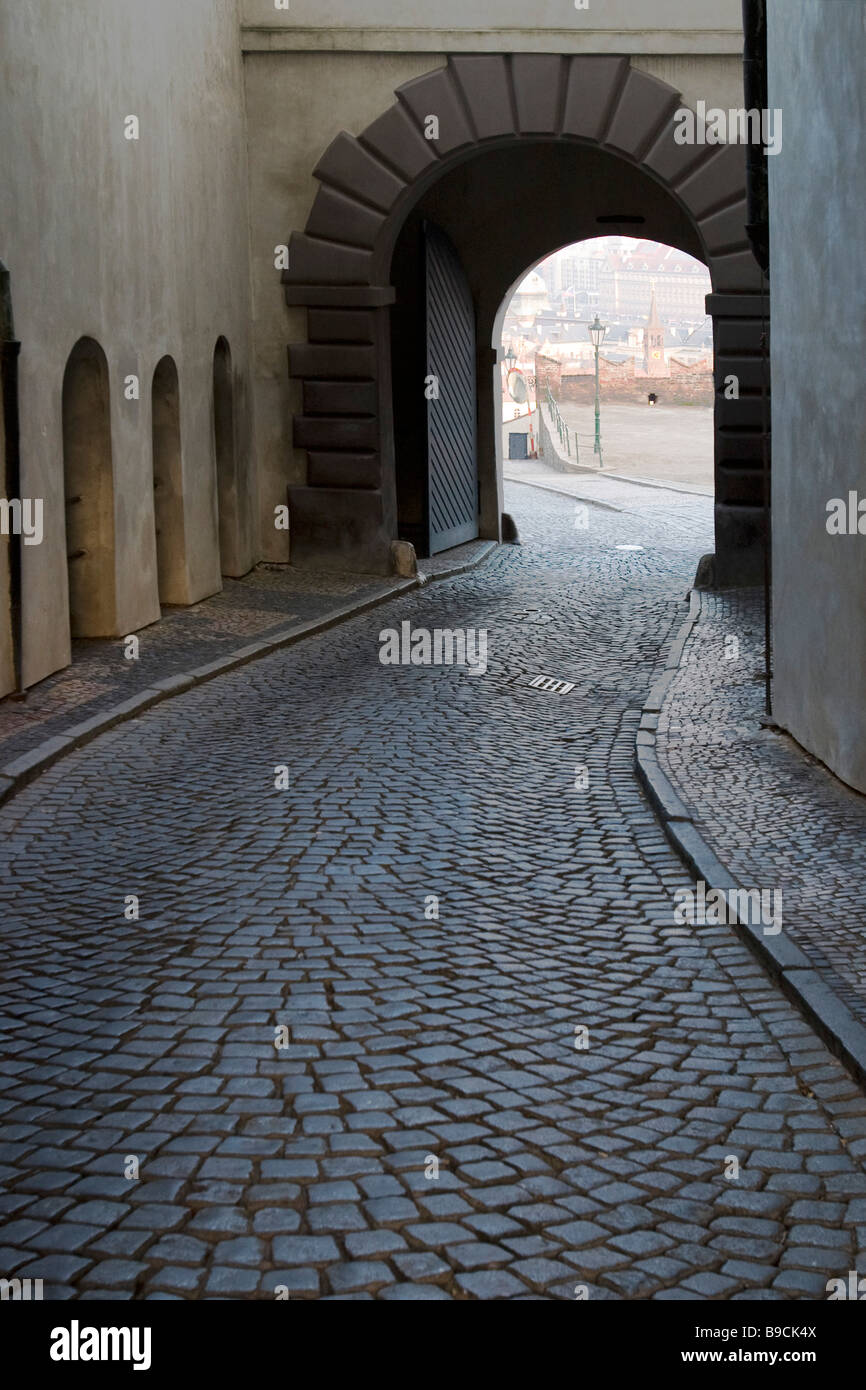 Schwarzer Turm Prag Schloss Eingang Tor Stree View. Stockfoto