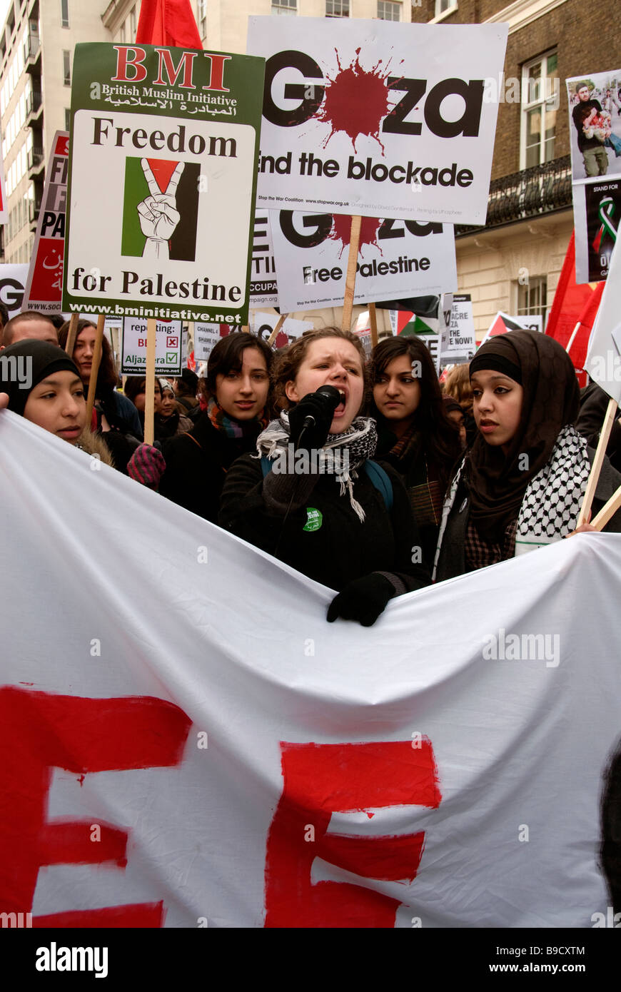 Kostenlose Palästina-Demonstration 24. Januar 2009: Ende der Blockade, Waffenlieferungen an Israel zu stoppen, fordern BBC Aufruf zur Hilfe für Gaza Stockfoto