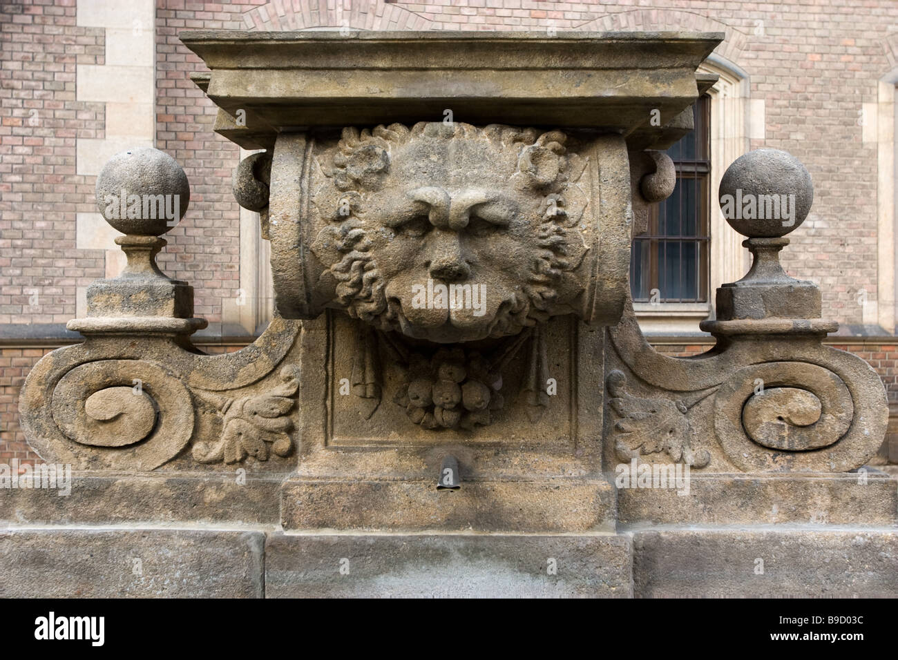 Barocker Brunnen Details auf St. Geoge Square, Prag, Tschechische Republik. Stockfoto