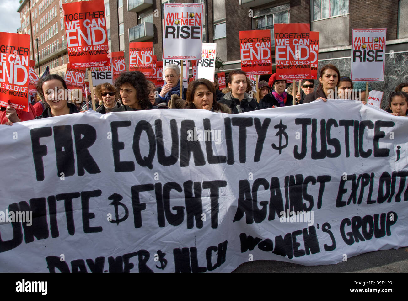 Frauen Protest durch die Londoner gegen häusliche Gewalt Stockfoto