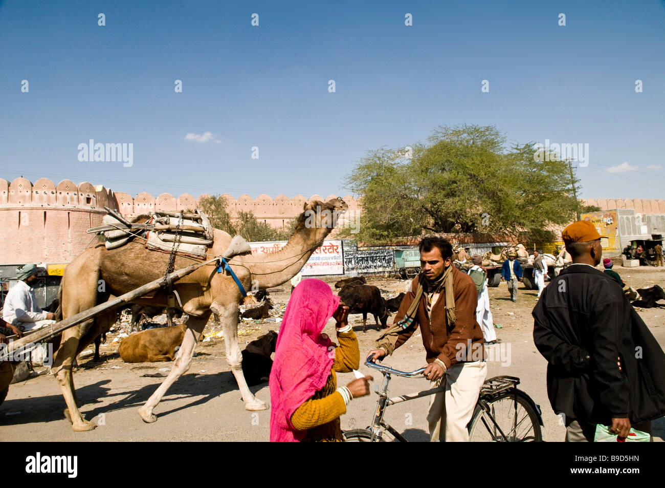 belebten Markt außerhalb der Bikaner Fort in Rajasthan, Indien. Stockfoto belebten Markt außerhalb der Bikaner Fort in Rajasthan, Indien. Stockfoto