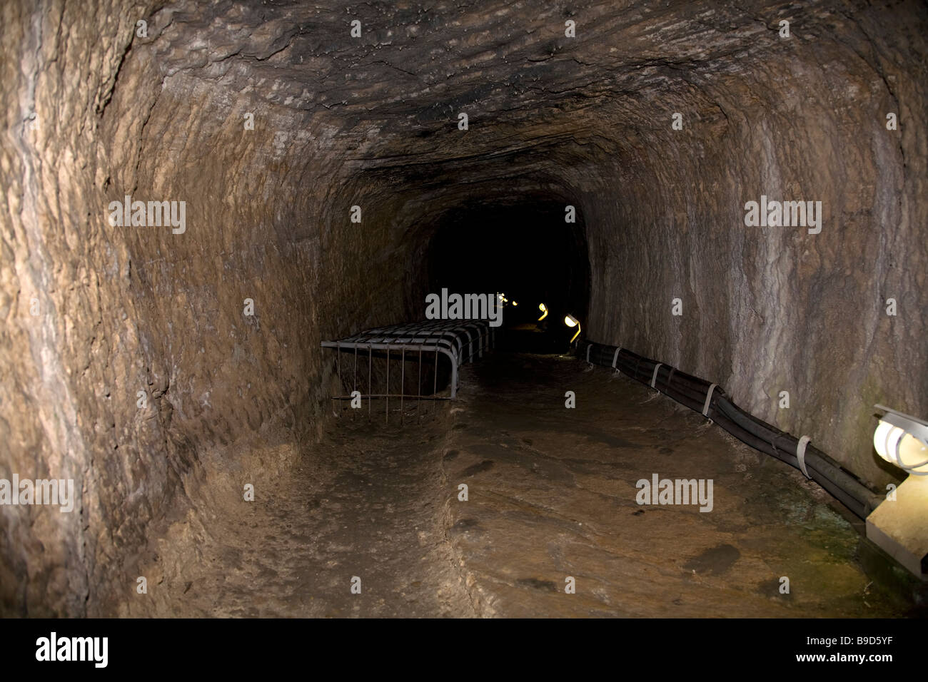 Tunnel des eupalinos -Fotos und -Bildmaterial in hoher Auflösung – Alamy