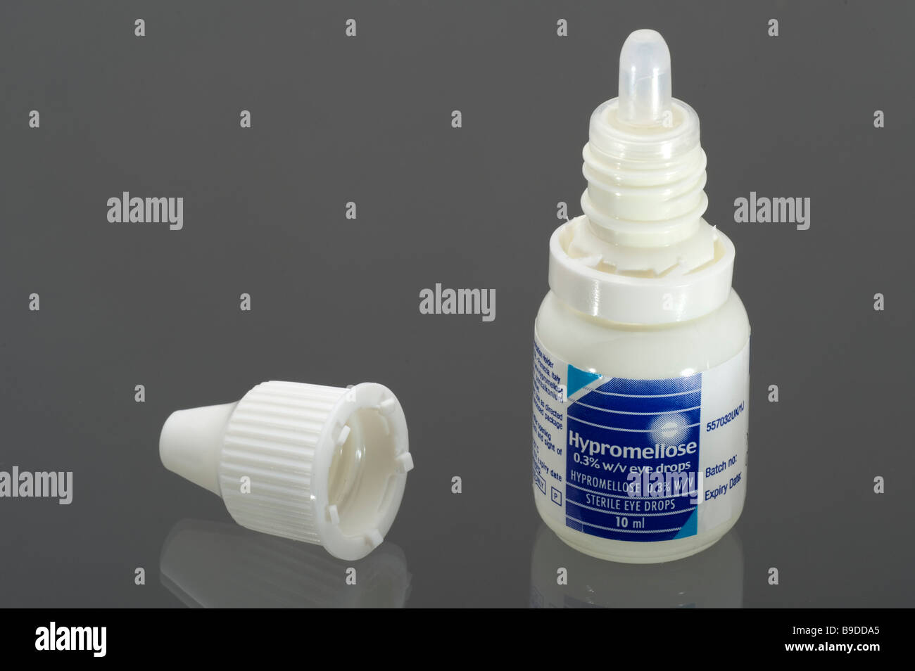 10ml Kunststoff-Flasche Augentropfen Hypromellose und Schraubverschluss und Pipette Stockfoto