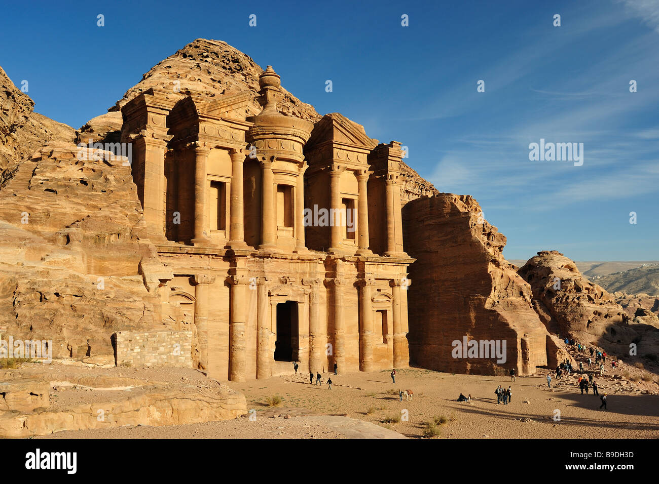 Die prächtige Fassade des Klosters in Petra Stockfoto