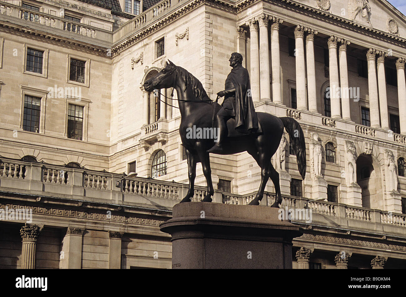 London, Bank of England und die Statue des Herzogs von Wellington. Stockfoto