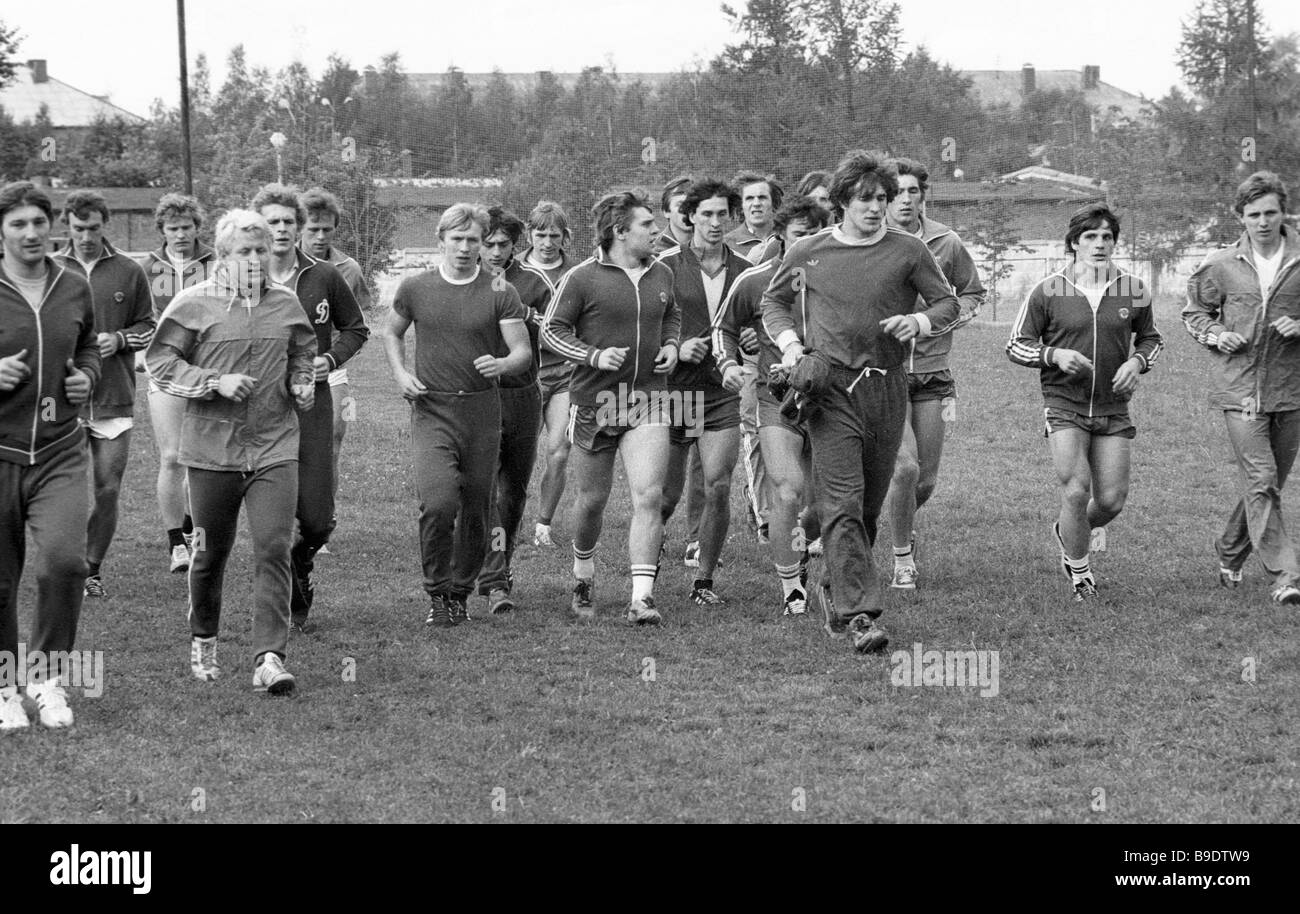 Die sowjetische Nationalmannschaft bei einem Training zusammenkommen