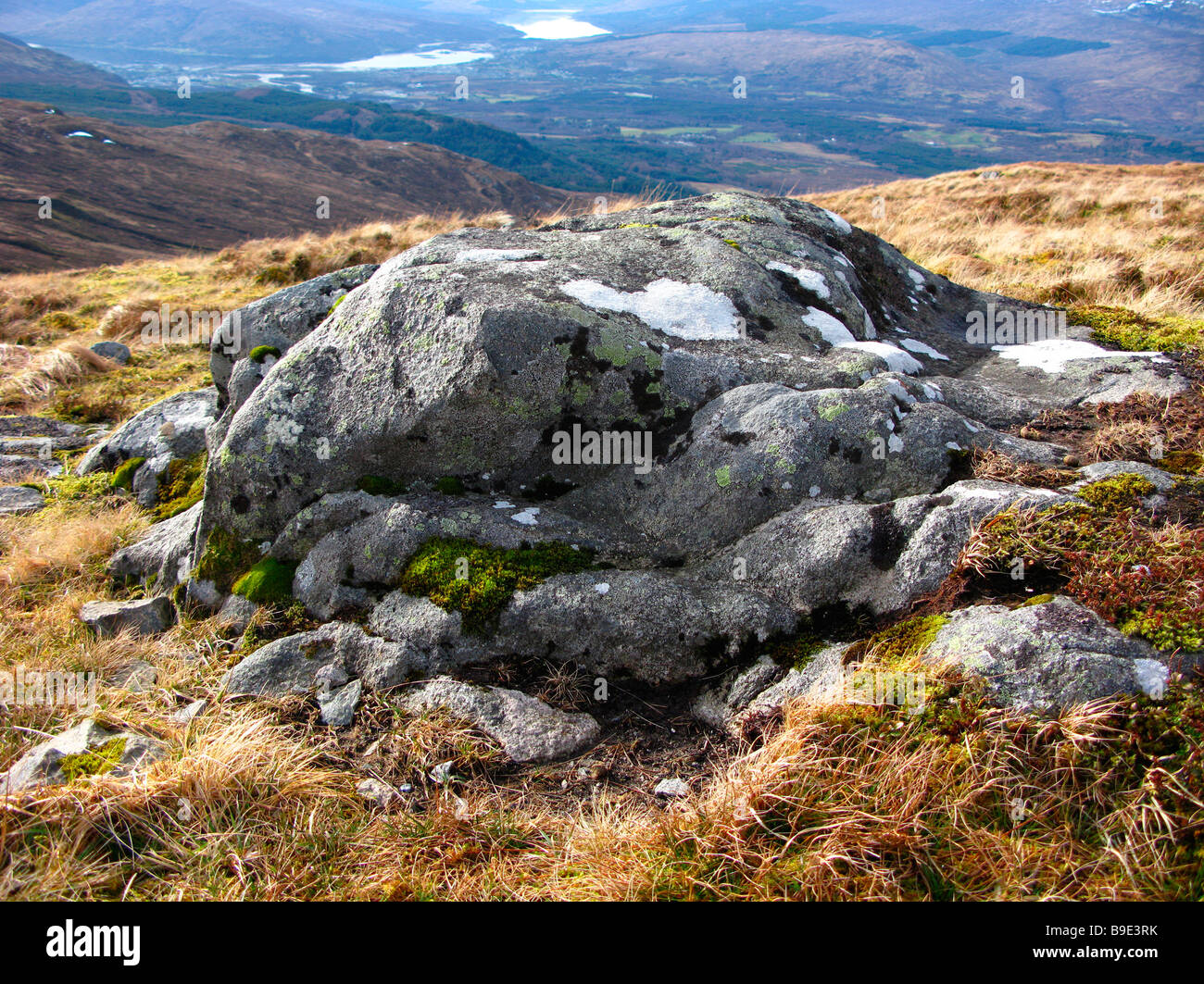 Stein-Geologie mit hohen Moos im schottischen Hochland. Stockfoto