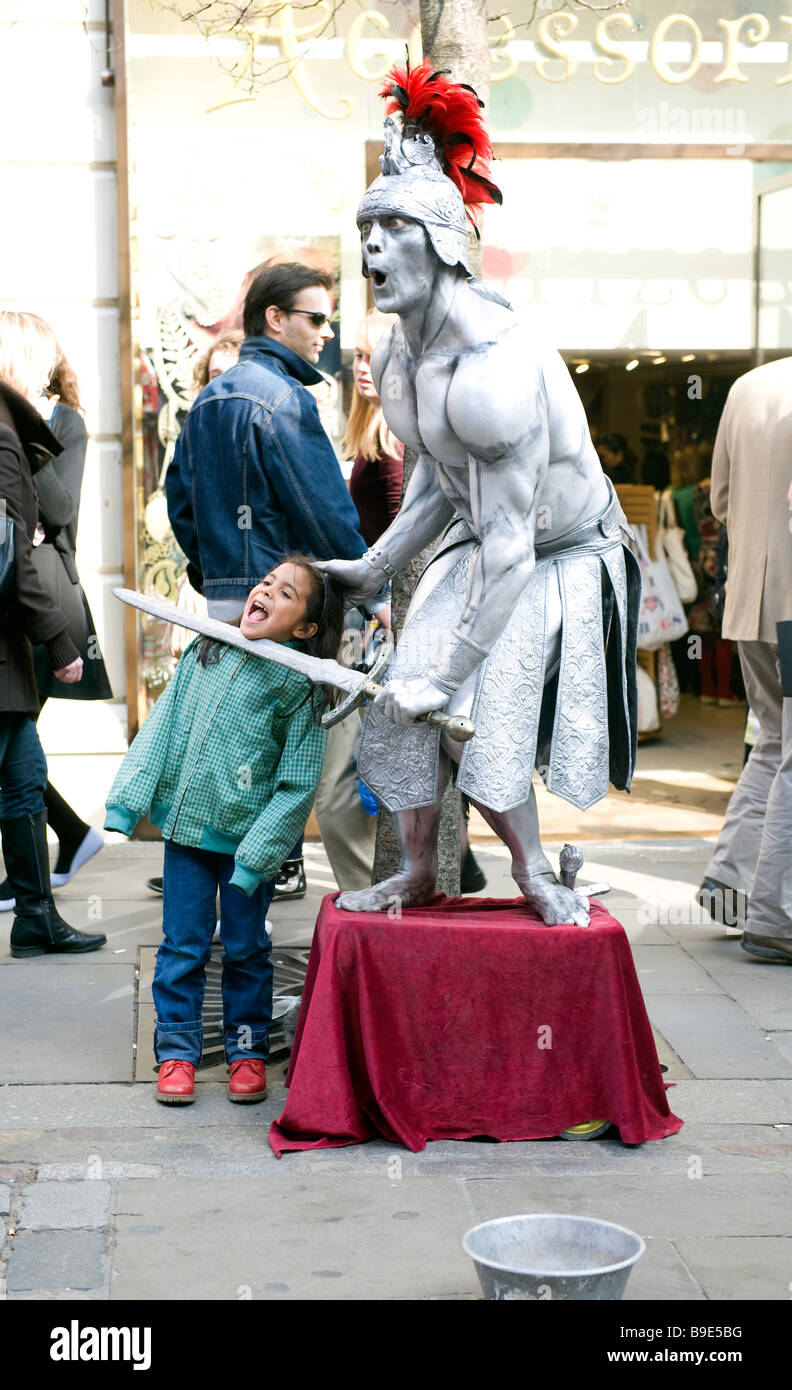 Straßenkünstler in Covent Garden in London Stockfoto