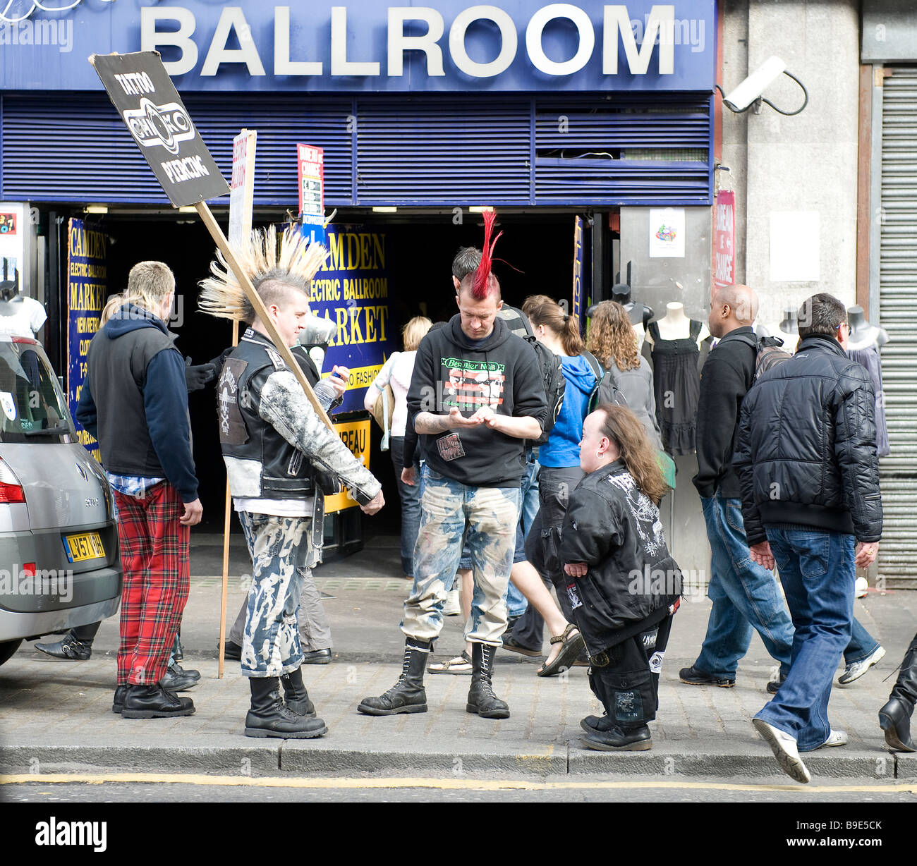 Camden punk punks Fotos und Bildmaterial in hoher Auflösung Alamy