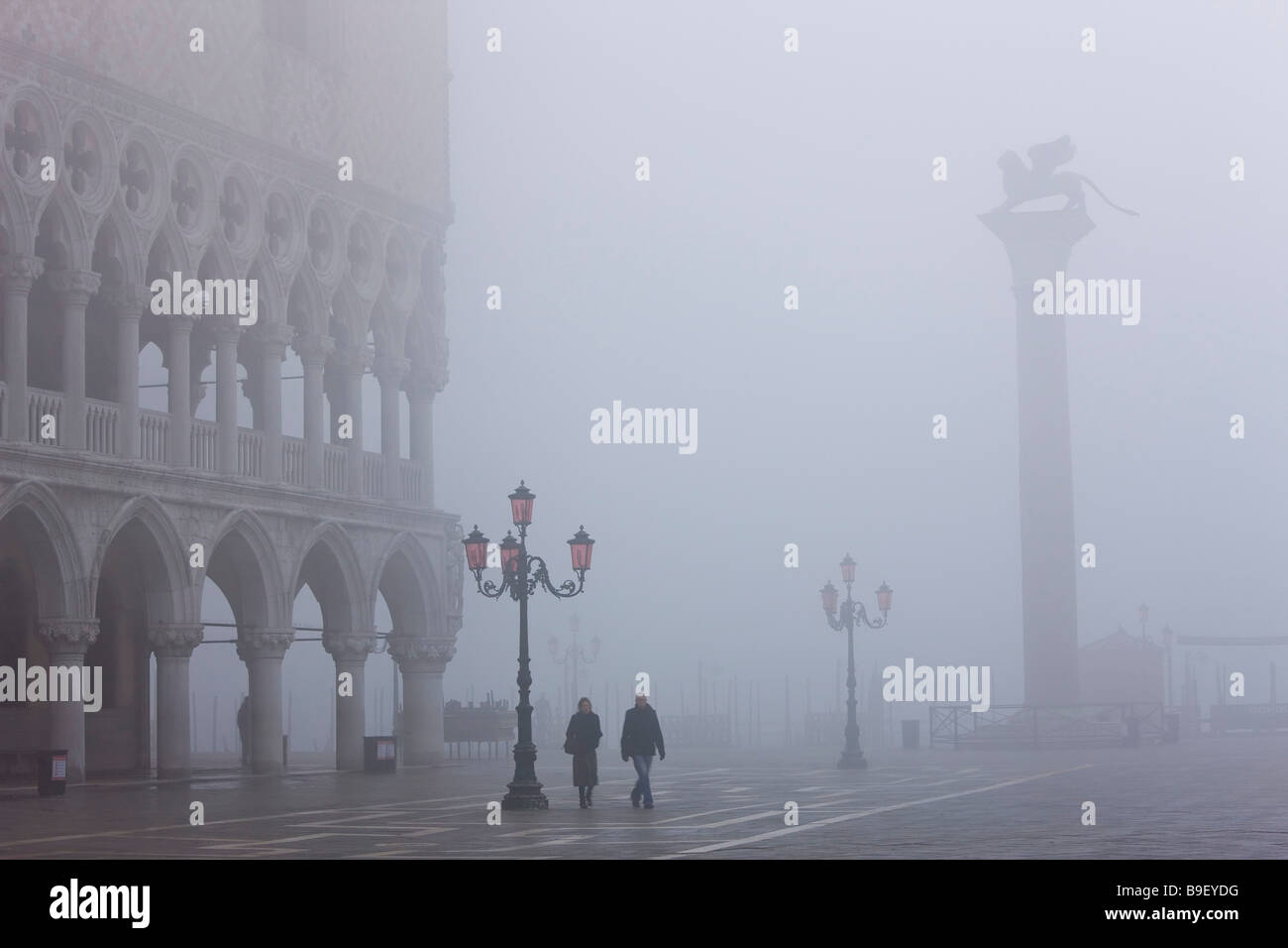 Nebel in Piazza San Marco Venedig Italien Stockfoto