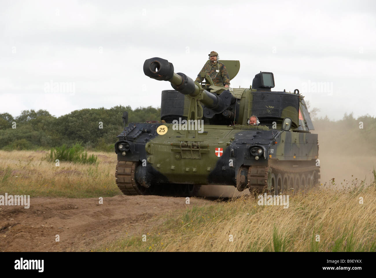 Dänische bewaffnete Kräfte 155 mm Haubitze voran Stockfoto