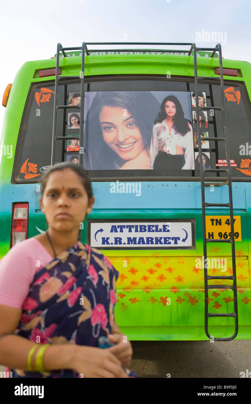 Indien Bangaluru Bangalore elektronische Stadt Schauspielerin Aishwarya Rai auf Bus Poster Stockfoto