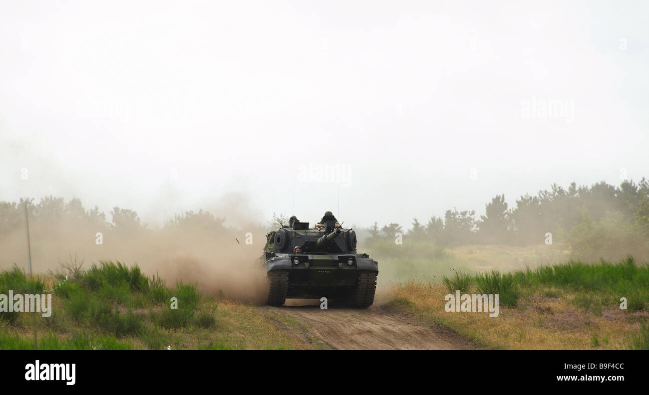 Dänische Armee Leopard 2 Mrk 5a unter voraus Stockfoto