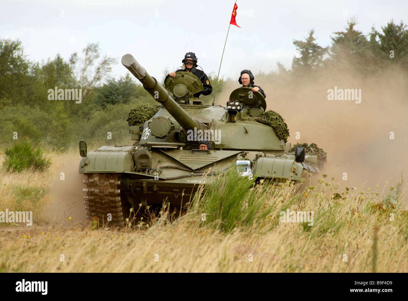 Russische T72 Panzer voran während militärische Show in Holstebro Dänemark Oktober 2007 Stockfoto