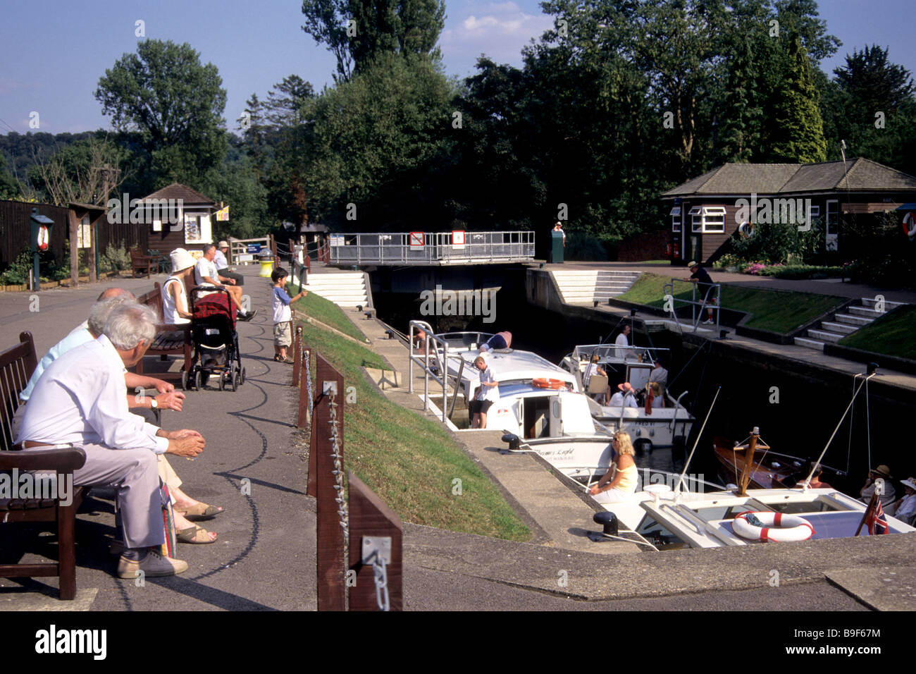 Sperre auf der Themse bei Marlow, Buckinghamshire, Großbritannien Stockfoto