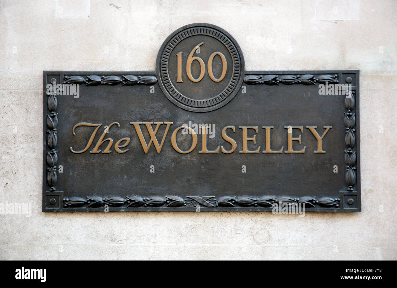 «the wolseley» restaurant Fotos und Bildmaterial in hoher Auflösung