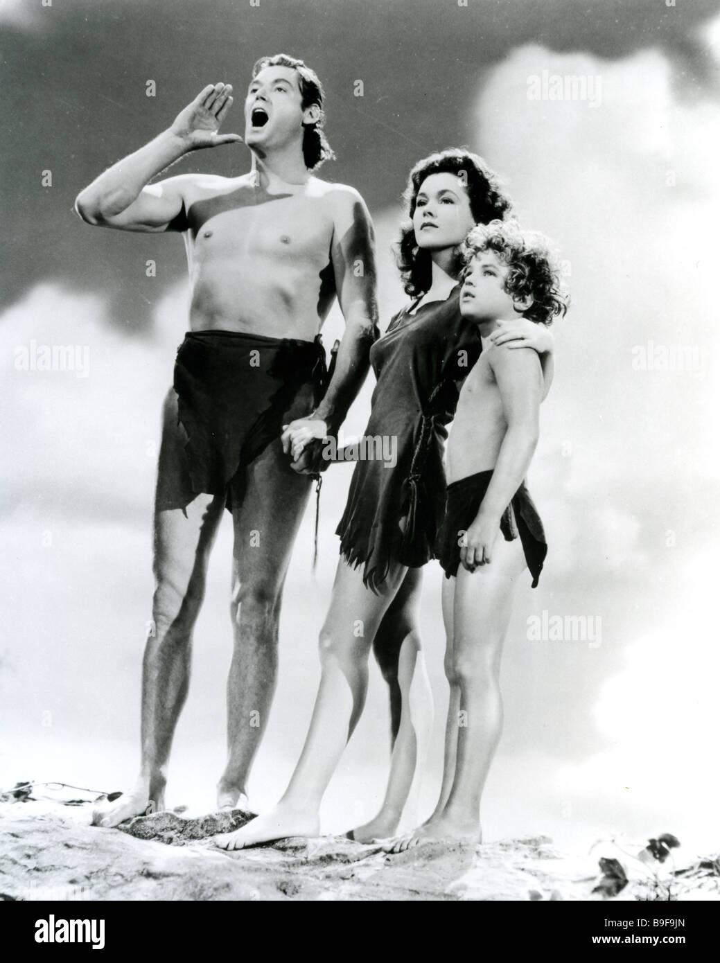 Tarzan Johnny Weismuller Maureen O Hara Als Jane Und Johnny Sheffield Als Junge In Der Us Filmreihe Stockfotografie Alamy