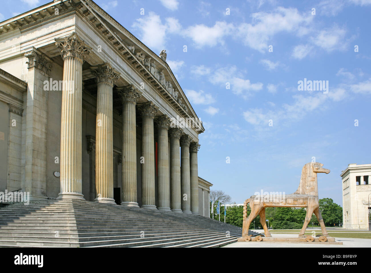 Deutschland-Bayern-München-Königsplatz-Architektur Stil Bau Bayern Denkmal Deutschland Eroberung betrug Holz-Pferd Stockfoto