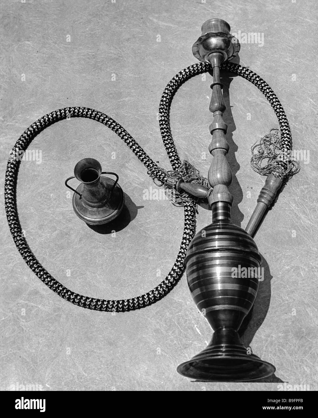 Shisha Rauchen Geräte sind bei den Metallarbeiten der aserbaidschanischen lokale Industrieministerium produziert. Stockfoto